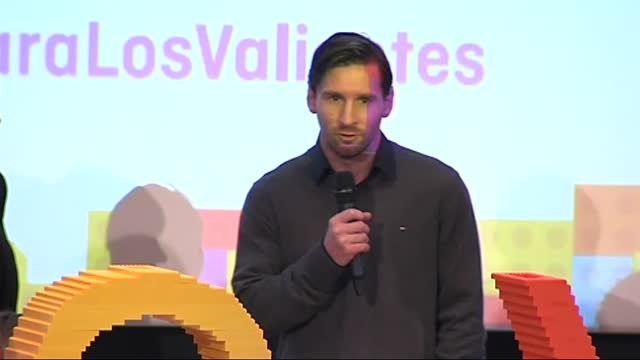 Leo Messi pone la primera piedra del SJD Pediatric Cancer Center de Barcelona