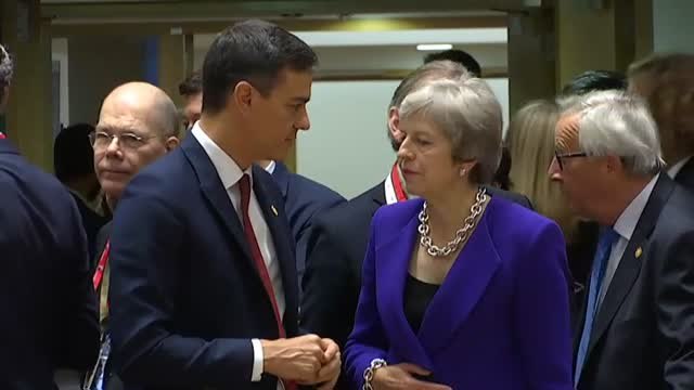 Sánchez transmite a May su confianza en avanzar en un acuerdo común en torno al Brexit y Gibraltar en un clima constructivo