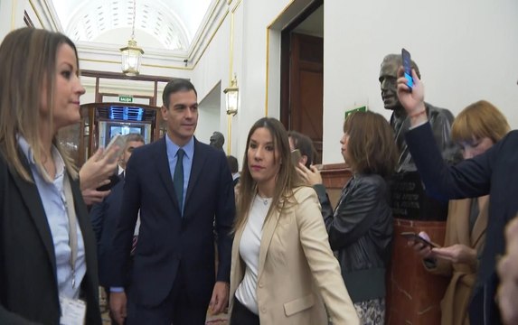 Diputados entran al Congreso donde se votarán los PGE