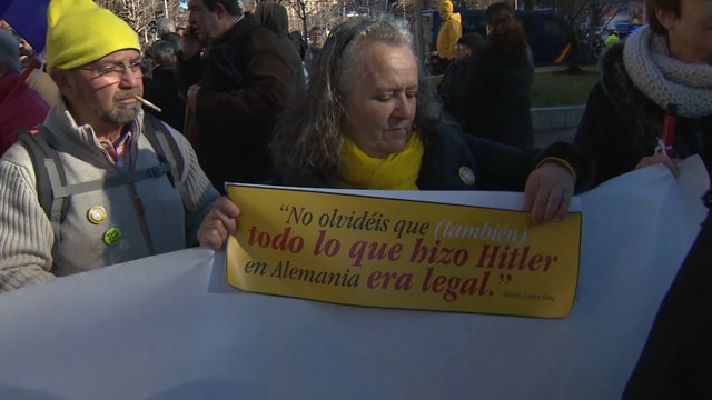 Concentración de ciudadanos a favor de los políticos independentistas en el TS