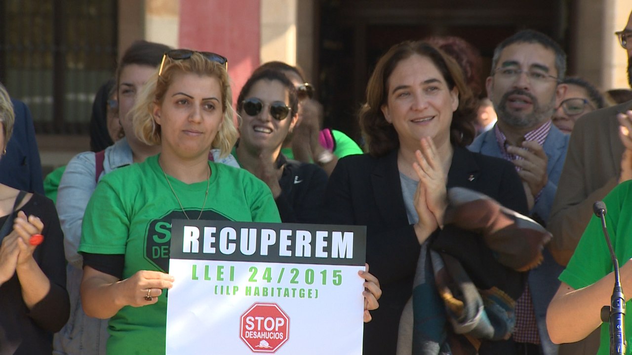 Colau exige a Sánchez que recupere la ley de emergencia habitacional