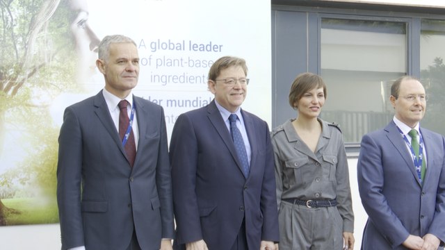 Ximo Puig visita la empresa Roquette Laisa en Benifaió