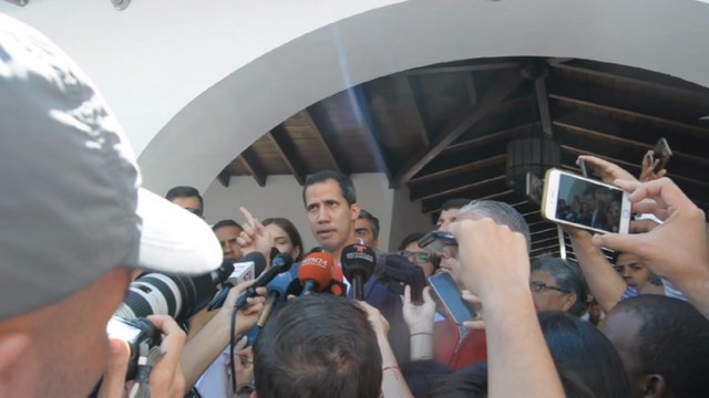 Guaidó insta al ejército a permitir la entrada de ayuda humanitaria