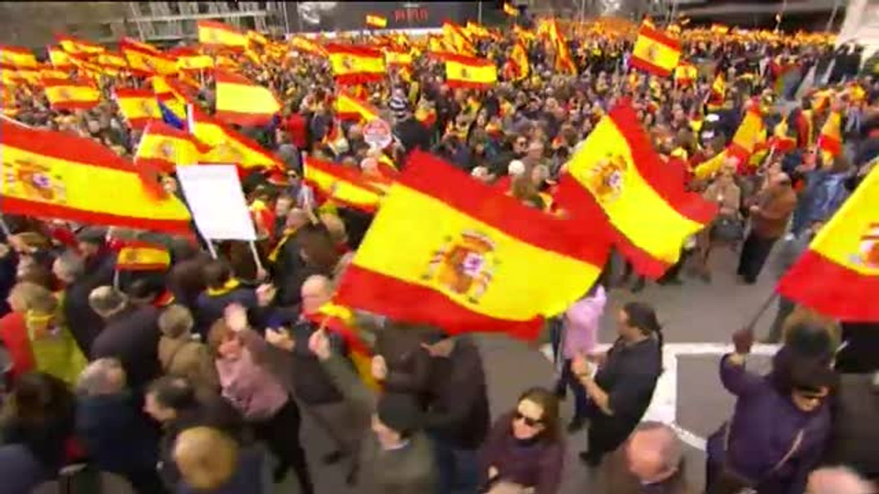 Decenas de miles de personas se concentran en Madrid por la unidad de España