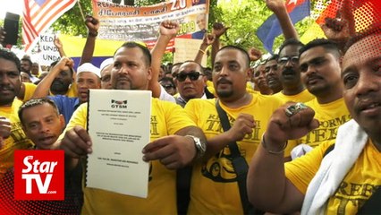 Cabbies protest outside PM’s office