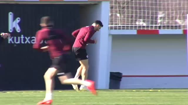 El Athletic continúa preparando el partido ante el Barça