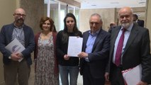 Podemos y PSOE registran la supresión del voto rogado