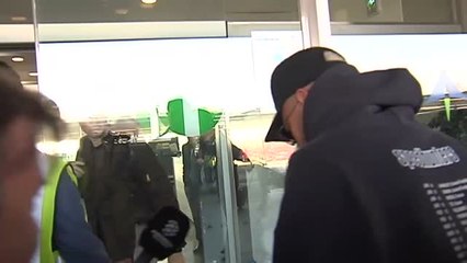 Neymar abandona Barcelona tras tratarse de su lesión en el pie