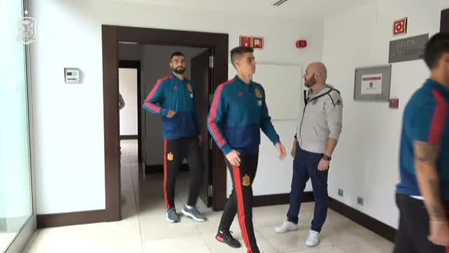 España e Inglaterra afrontan un duelo clave en el Benito Villamarín