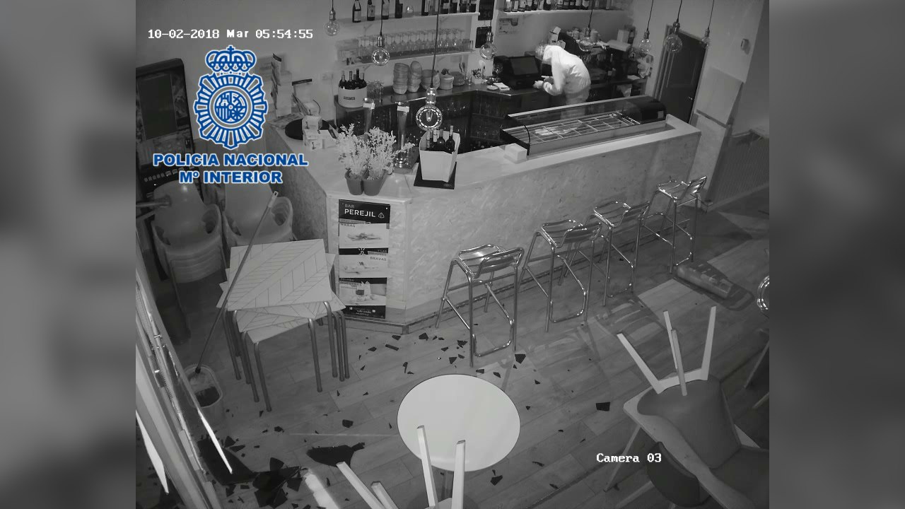 Dos detenidos por robos en vehículos y establecimientos