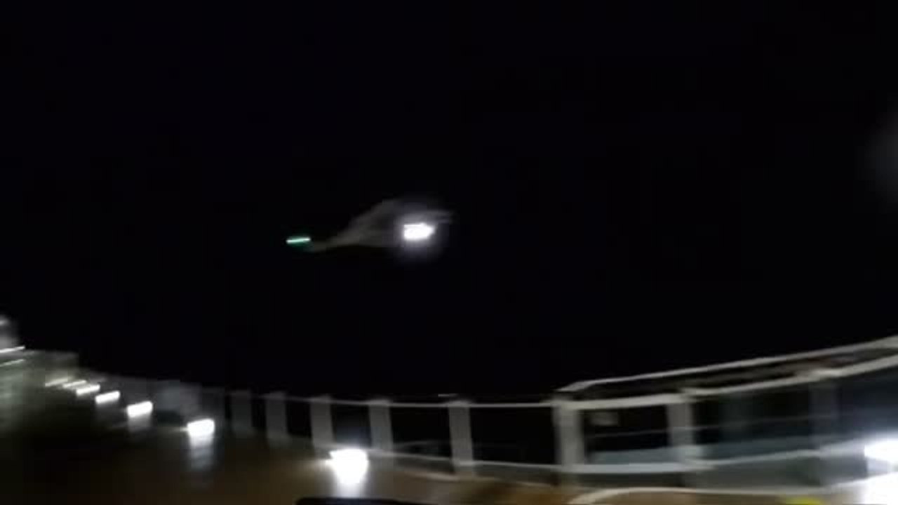 Espectacular rescate de una pasajera de un crucero en Mallorca