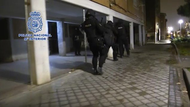 Desmantelado el mayor laboratorio de falsificación documental hallado en España