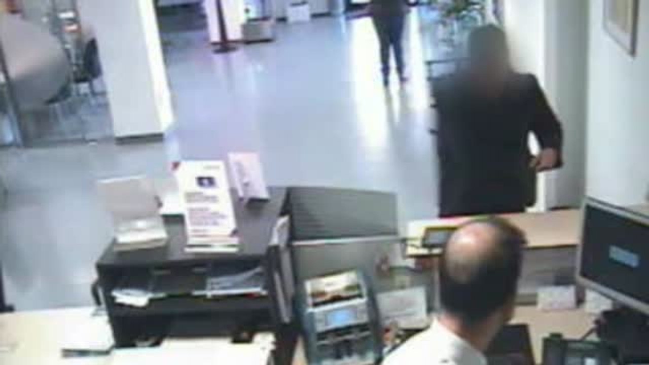 Detenido un atracador de bancos y joyerías que utilizaba un arma de fuego real