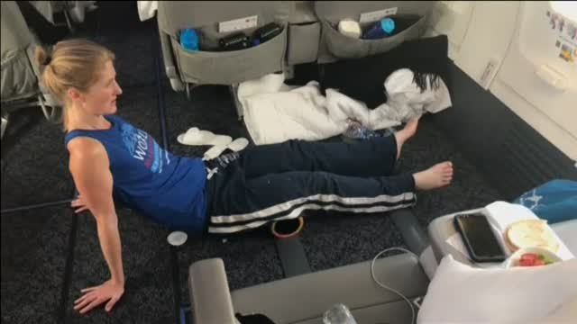 Un grupo de atletas corre siete maratones en siete continentes durante siete días consecutivos