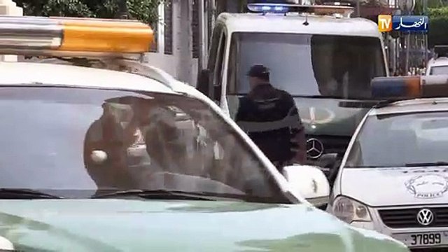 محكمة سيدي امحمد: تقديم أحمد أويحيى ورجل الأعمال عرباوي أمام وكيل الجمهورية