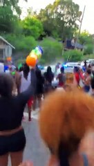 Policier vs Pistolet à eau