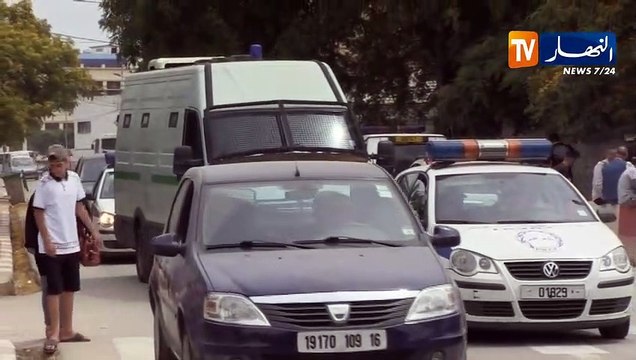 لحظة وصول كمال شيخي المدعو البوشي إلى سجن الحراش