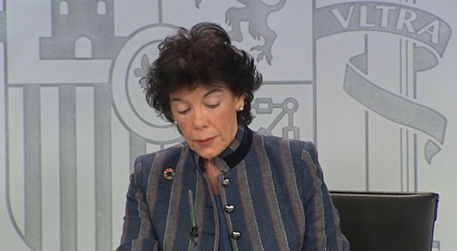 Celaá acusa a PP y Cs de querer desgastar al Gobierno