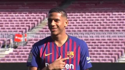 Download Video: El Barça presenta al central francés Jean-Clair Todibo