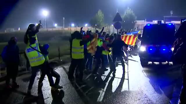 Los presos de Lledoners ya se dirigen a Brians 2 para ser reagrupados e iniciar el traslado a Madrid