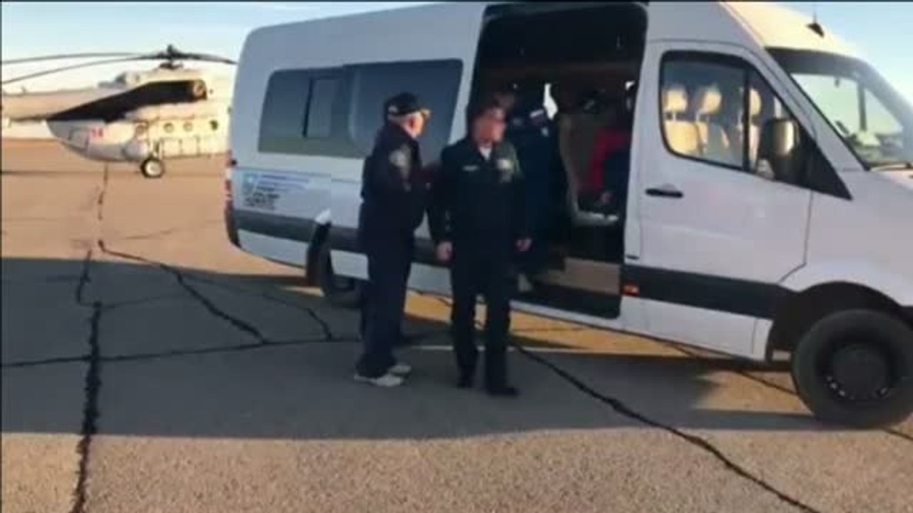 Los dos astronautas a bordo de la Soyuz se encuentran sanos y salvos