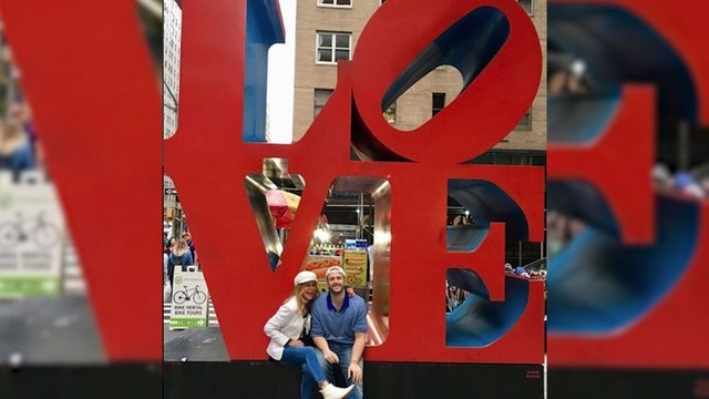 El enorme 'LOVE' de Ana Obregón y Aless Lequio