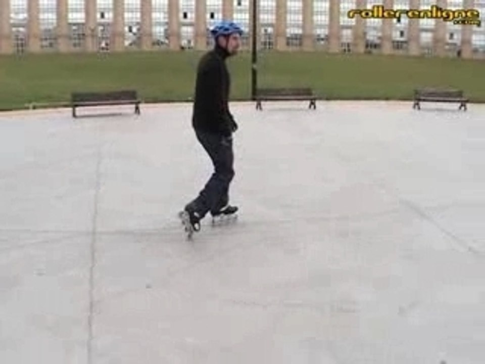 Rouler en petite voiture à roller