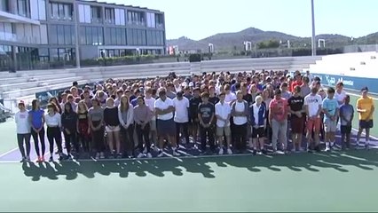 Nadal participa en un minuto de silencio por las víctimas de la riada