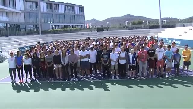 Nadal participa en un minuto de silencio por las víctimas de la riada