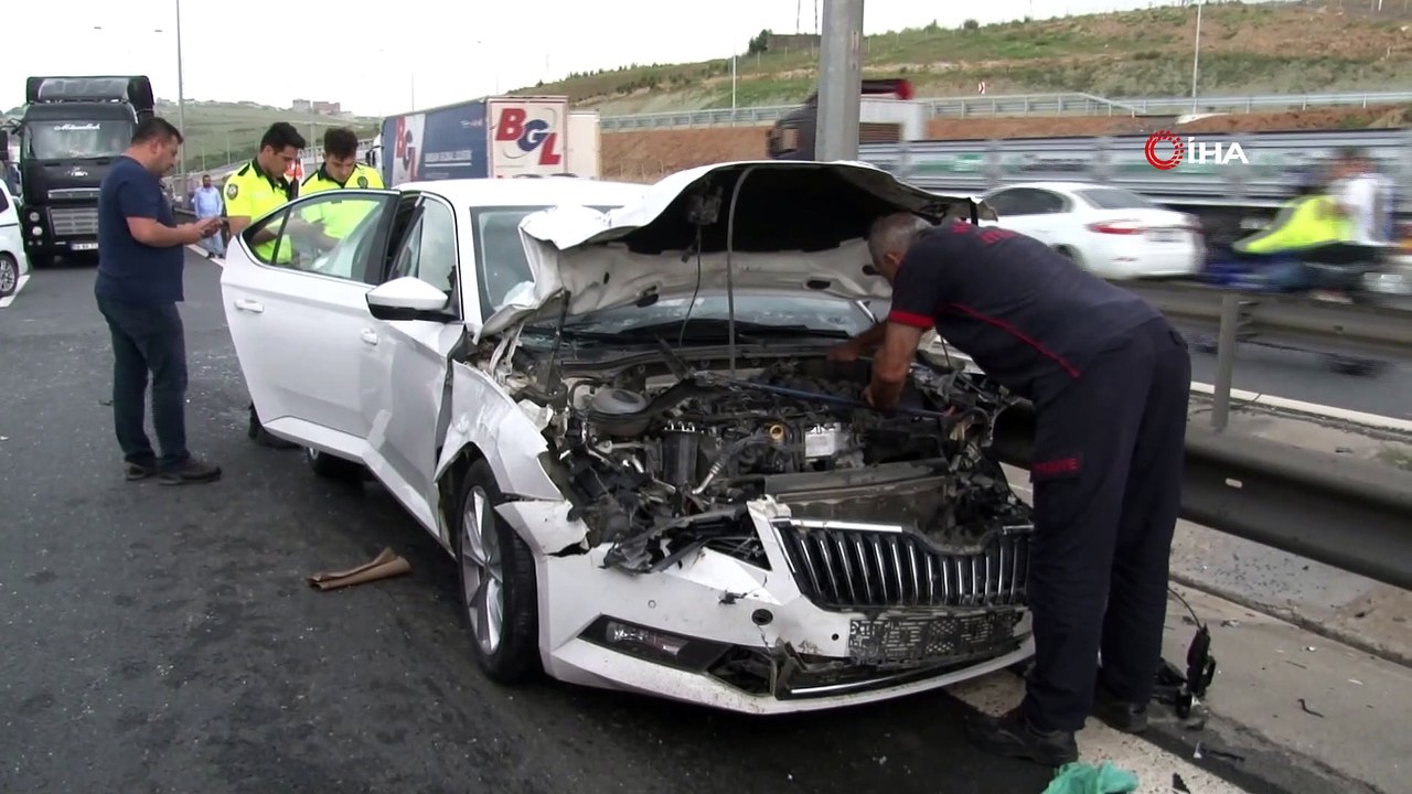 Dilovası'nda zincirleme kaza... Kaza nedeniyle kilometrelerce araç kuyruğu oluştu