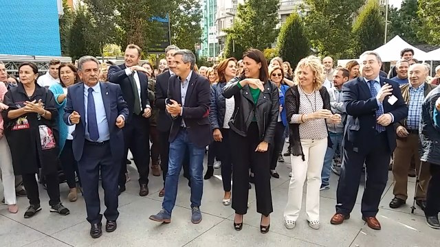 Revilla bailando con motivo del Día de Salud Mental