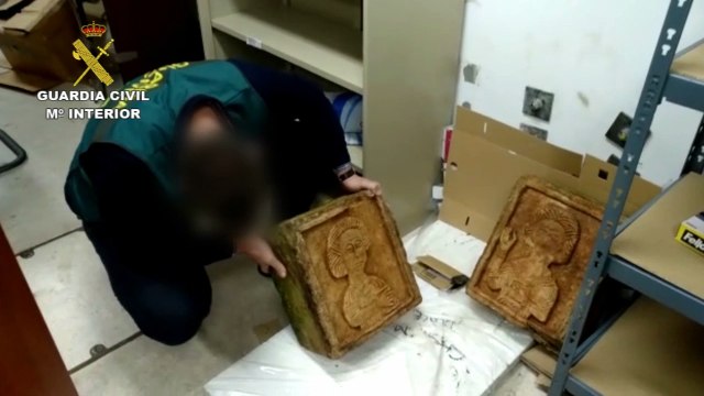 Devueltos a España dos relieves visigodos robados en 2004