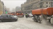 El temporal de nieve causa graves atascos en el centro de Moscú