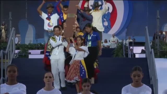 El Papa encabeza el Vía Crucis de la JMJ en Panamá