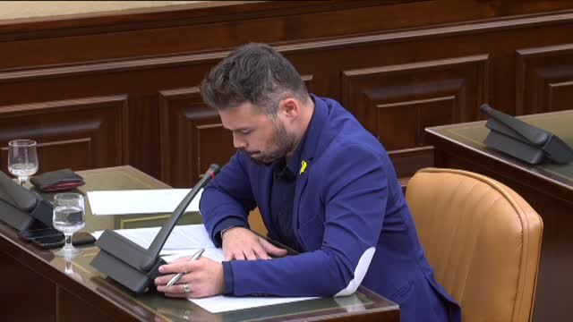 La vicepresidenta de la comisión de financiación irregular del PP llama imbécil a Rufián que la había tildado de palmera