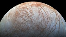 Cuchillas de hielo complican aterrizar en la luna Europa