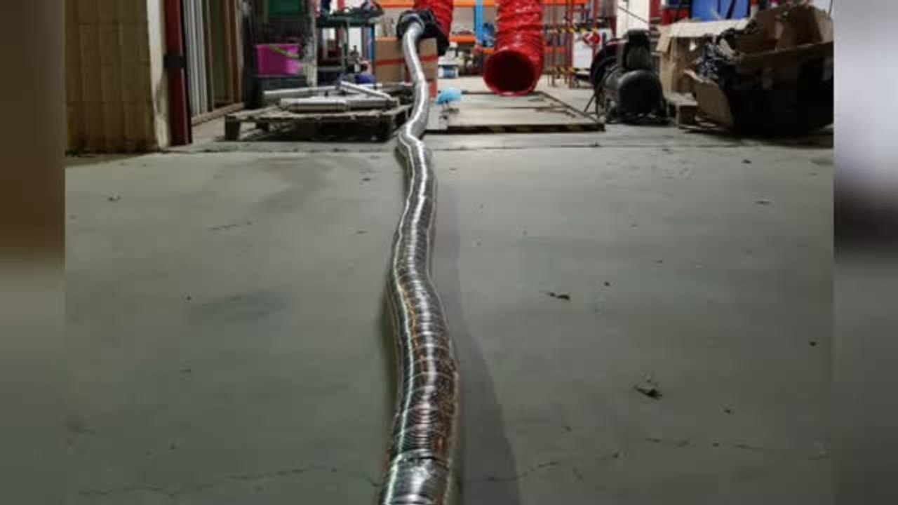 Los mineros llevan equipos de ventilación especializados para garantizar el oxígeno mientras trabajan