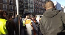 La marcha de taxistas frente a la sede del PP