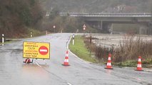 Carreteras cortadas y vecinos aislados en el País Vasco por la crecida de los ríos
