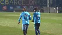 El Barcelona se entrena con la novedad de Prince Boateng