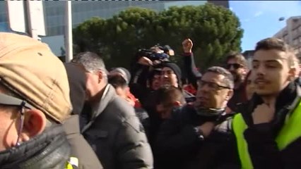 El conflicto del taxi se traslada a los partidos políticos