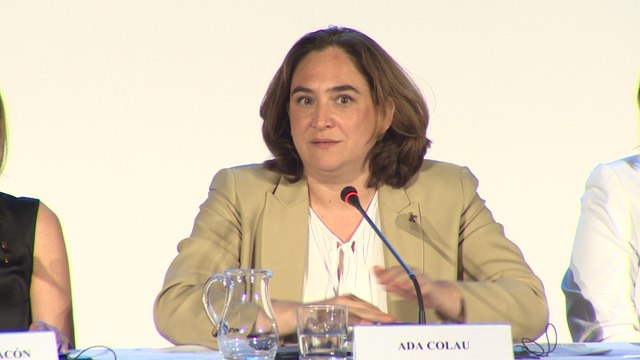Colau: Barcelona una de ciudades líderes en organizar congresos