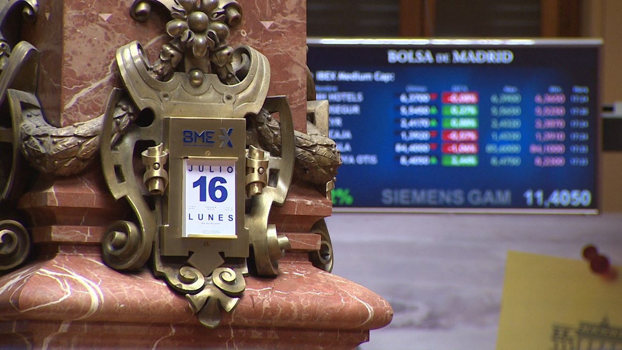 El Ibex 35 cierra casi plano (-0,18)