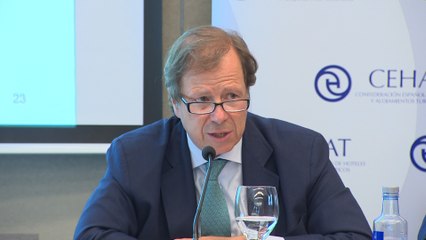 España dejará de crecer turísticamente tras tres años