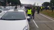 Taxistas de Madrid realizan cortes puntuales del tráfico en la M-40 a la altura de Ifema