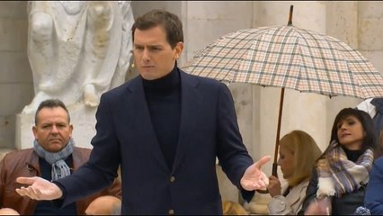 Rivera llama a la unión en un momento "complicado" en política