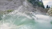 Esquí acuático extremo en el lago de una cantera abandonada en Austria