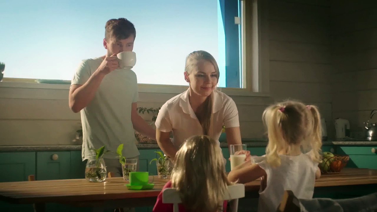 WHY YOUR KIDS WILL LOVE ASK AMY TALKING DOLL? Ask Amy is an interactive talking doll that responds when you speak to her!