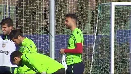 El Levante, a un paso de obrar el milagro en el Camp Nou