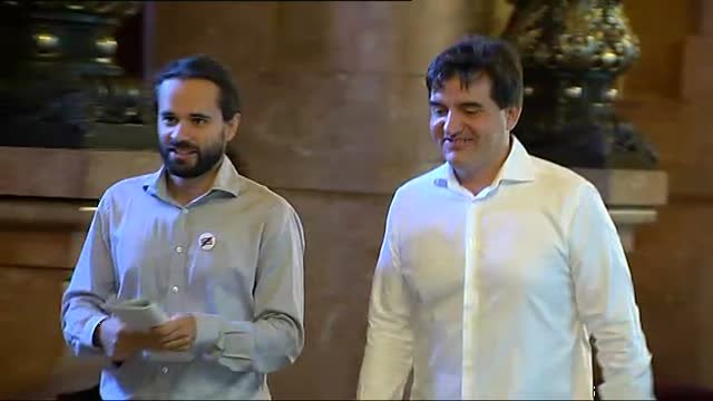 Acuerdo de mínimos entre JuntsXCat y Esquerra para salvar el Govern tras tres meses de inactividad del Parlament